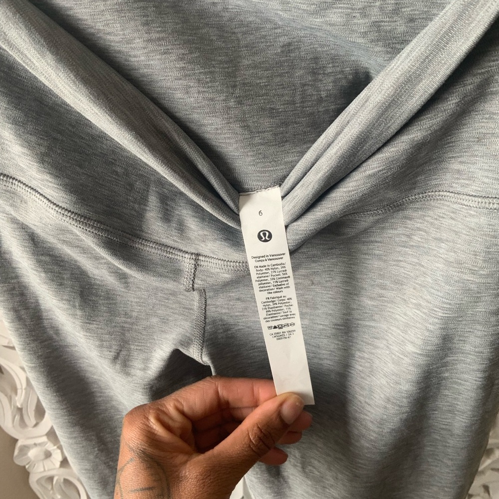 Lululemon mini flare heather core gray size 6 - Picture 8 of 8